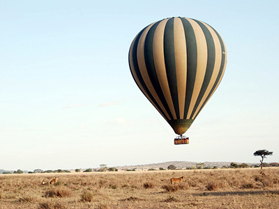 safari in mongolfiera nel serengeti